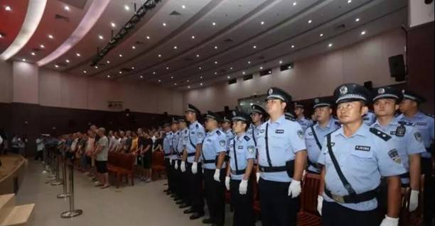 非法壟斷混凝土市場(chǎng) 61人特大涉黑案一審宣判，頭目被判處死刑! ...